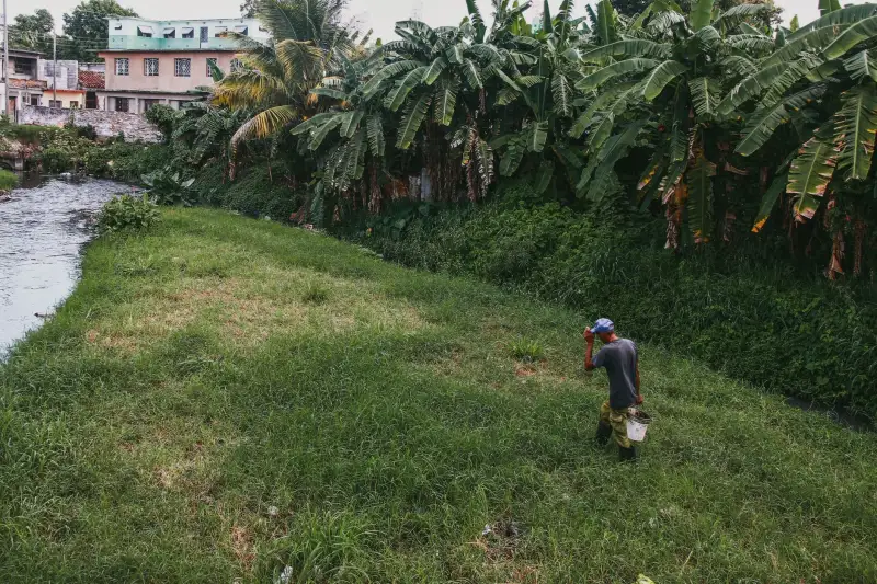反光背心与防护手套搭配使用：道路施工个人防护装备配置方案